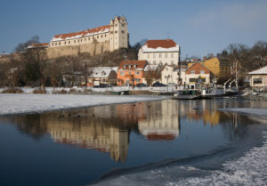 Wettin Saale Burg und Fähre im Winter, (c) Schütze/Rodemann Halle/S